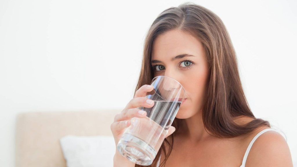 Perbanyak Minum Air Putih Bisa Melancarkan ASI